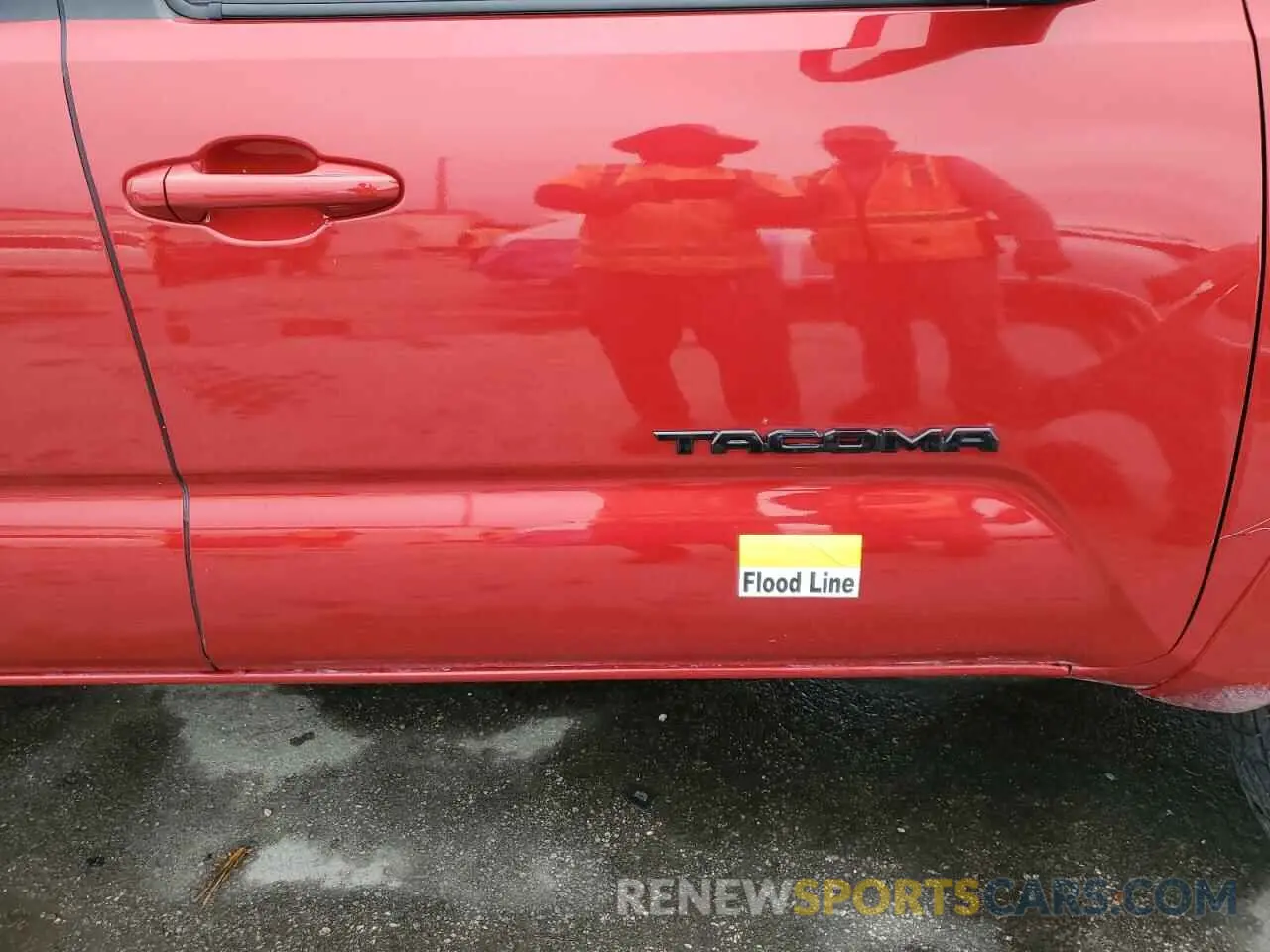 12 Photograph of a damaged car 3TYAZ5CN4NT024177 TOYOTA TACOMA 2022
