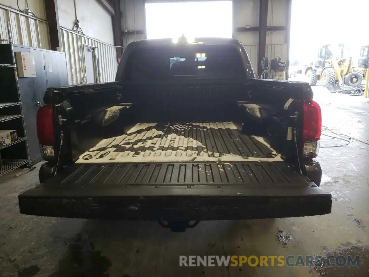 6 Photograph of a damaged car 3TYAZ5CN9NT016799 TOYOTA TACOMA 2022