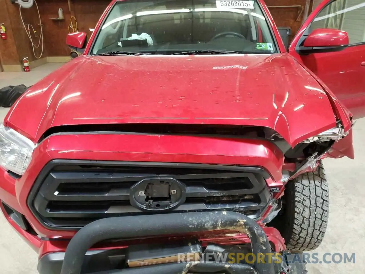 11 Photograph of a damaged car 3TYCZ5AN0NT056801 TOYOTA TACOMA 2022