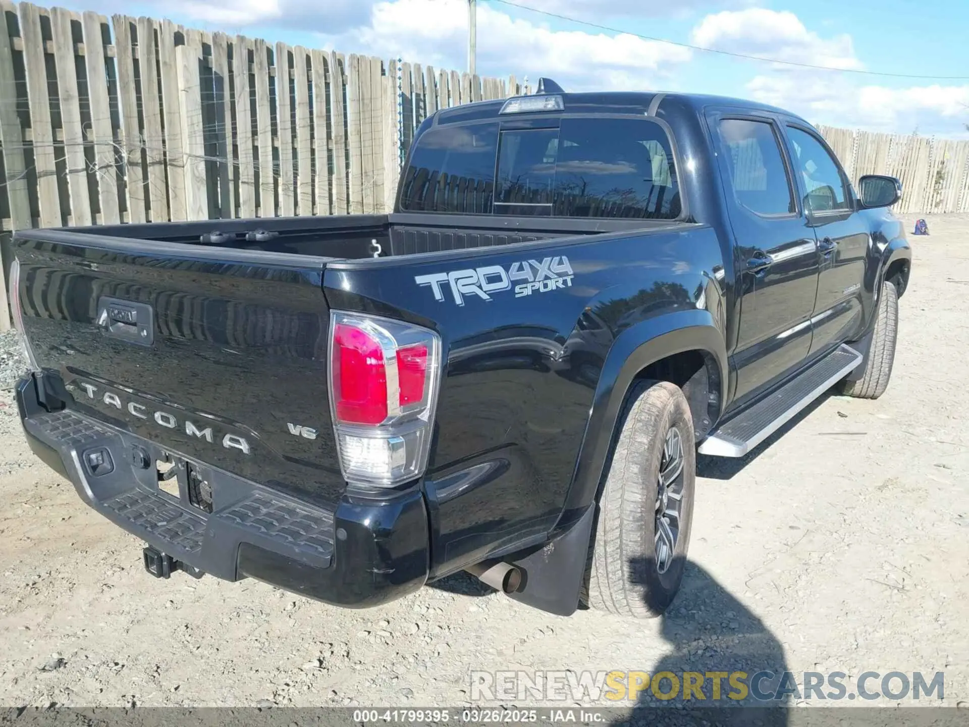 4 Photograph of a damaged car 3TYCZ5AN0NT066728 TOYOTA TACOMA 2022