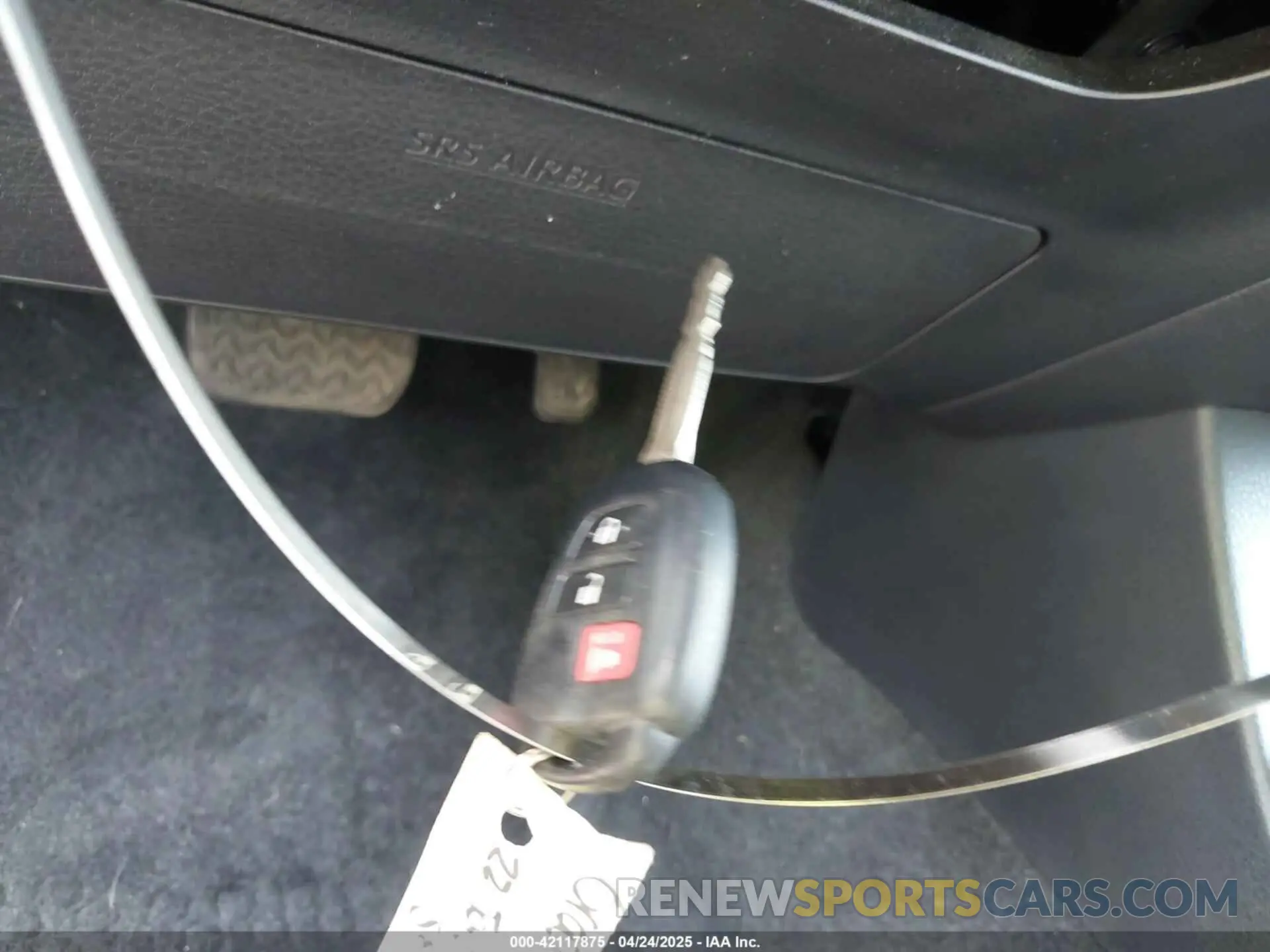 11 Photograph of a damaged car 3TYCZ5AN0NT074683 TOYOTA TACOMA 2022