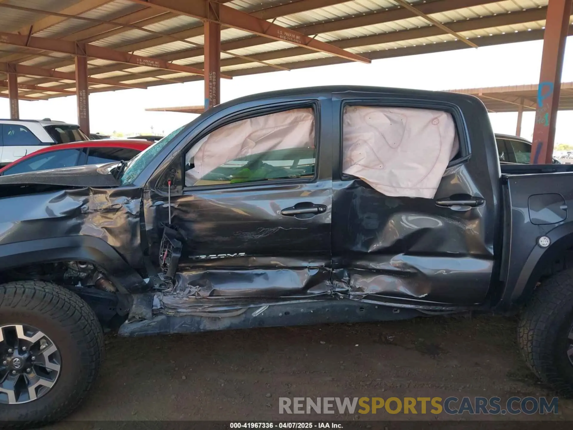 14 Photograph of a damaged car 3TYCZ5AN1NT062445 TOYOTA TACOMA 2022