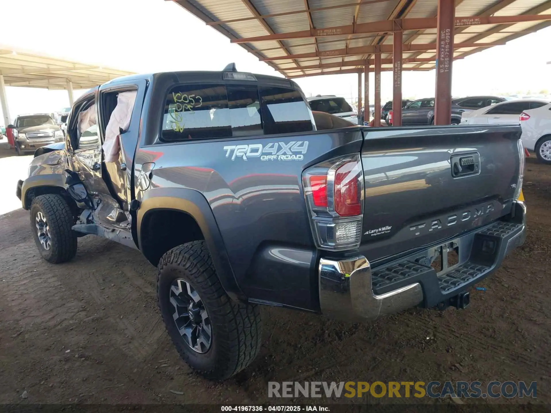 3 Photograph of a damaged car 3TYCZ5AN1NT062445 TOYOTA TACOMA 2022