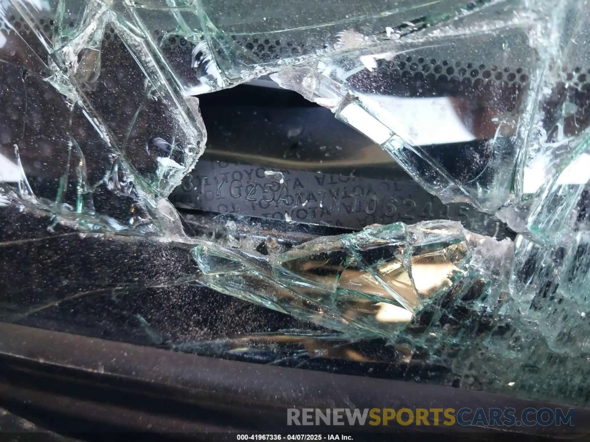 9 Photograph of a damaged car 3TYCZ5AN1NT062445 TOYOTA TACOMA 2022