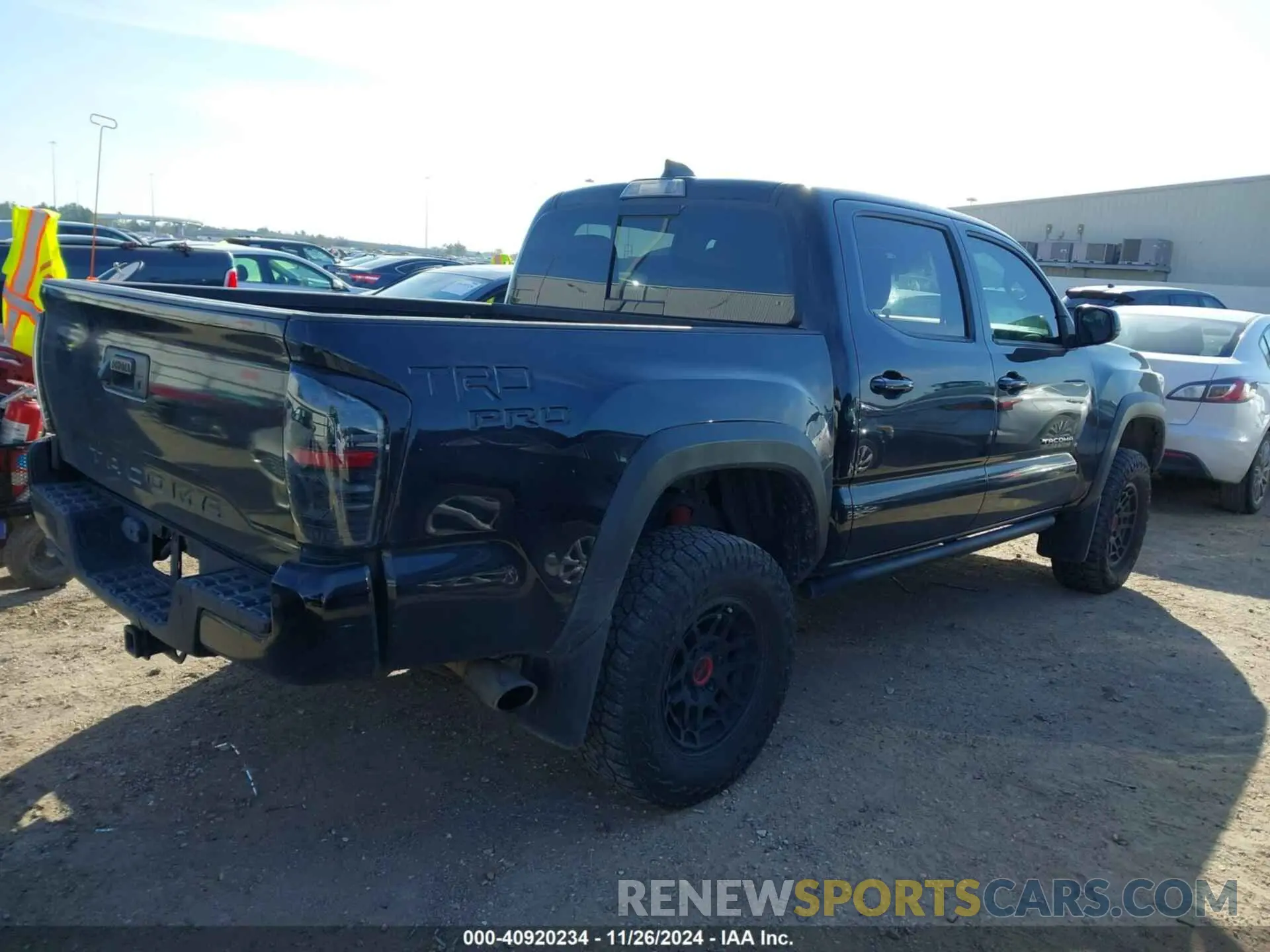 4 Photograph of a damaged car 3TYCZ5AN1NT066933 TOYOTA TACOMA 2022