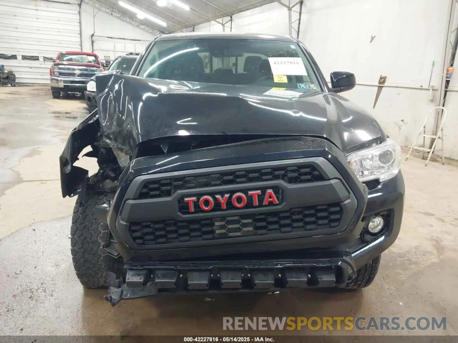 12 Photograph of a damaged car 3TYCZ5AN1NT070724 TOYOTA TACOMA 2022