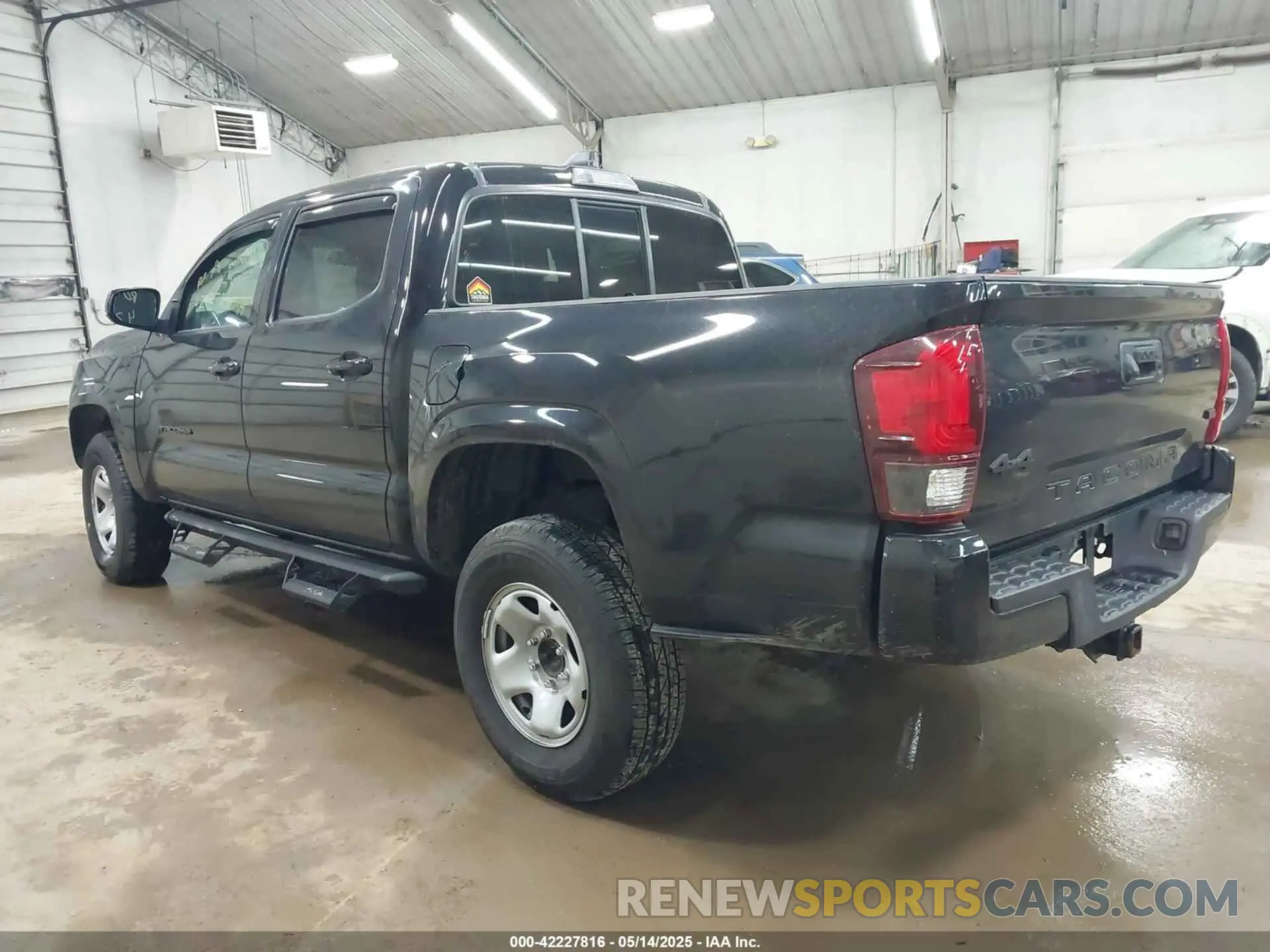 3 Photograph of a damaged car 3TYCZ5AN1NT070724 TOYOTA TACOMA 2022
