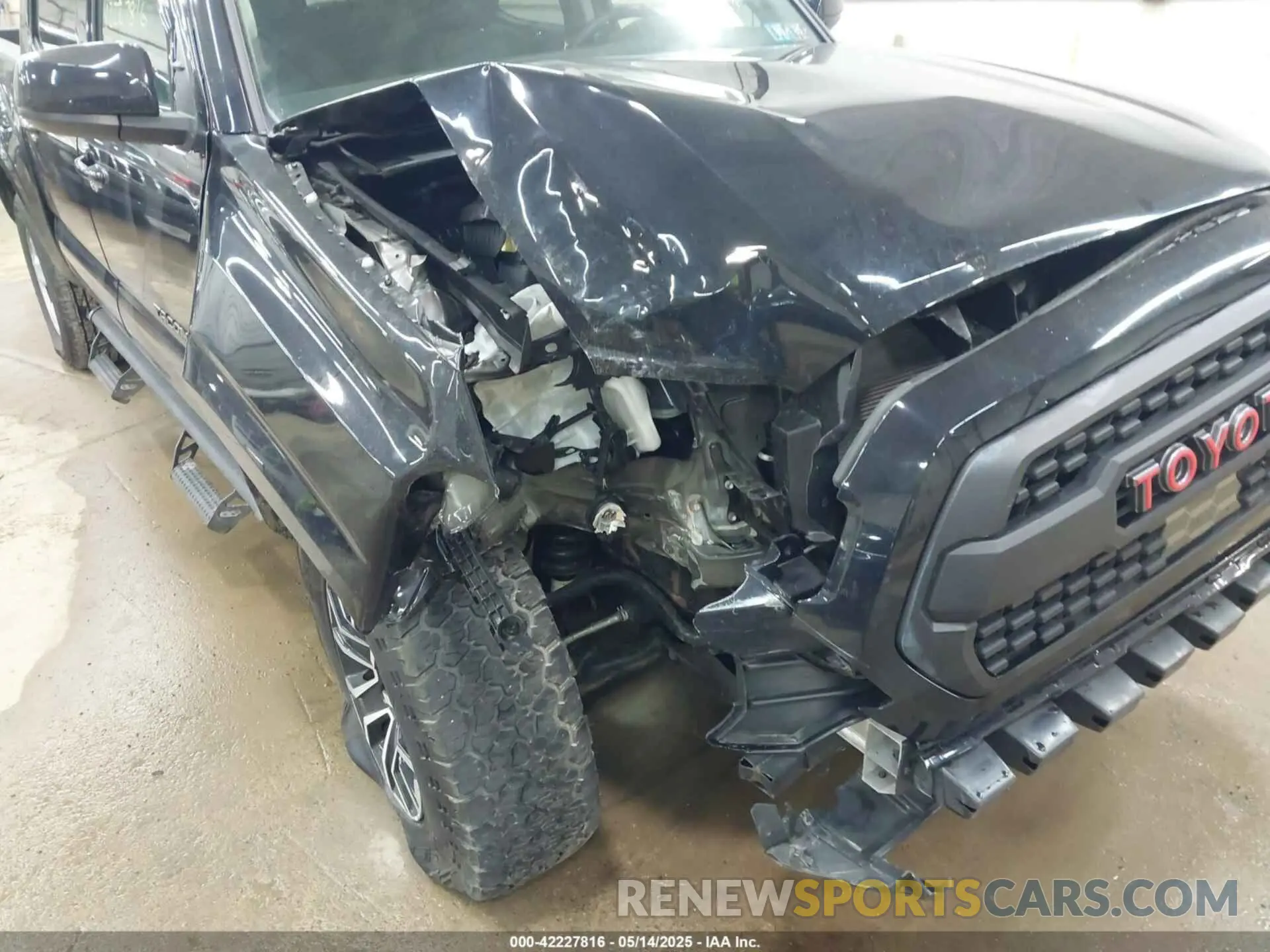 6 Photograph of a damaged car 3TYCZ5AN1NT070724 TOYOTA TACOMA 2022