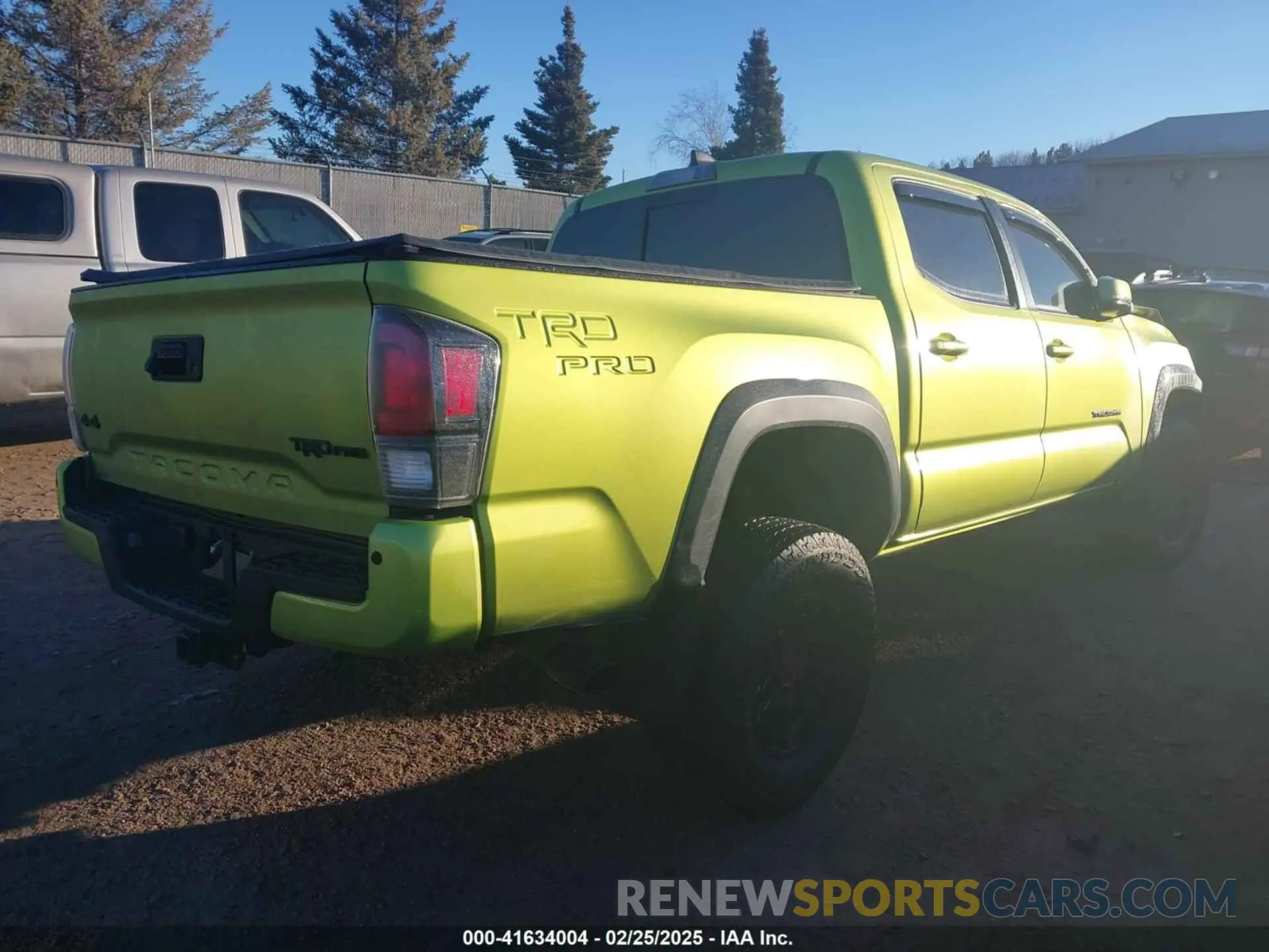 4 Photograph of a damaged car 3TYCZ5AN2NT065290 TOYOTA TACOMA 2022
