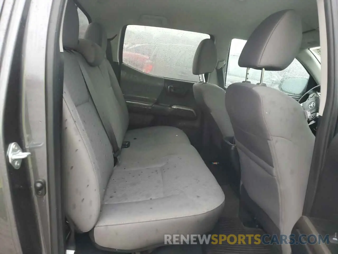 10 Photograph of a damaged car 3TYCZ5AN2NT079240 TOYOTA TACOMA 2022