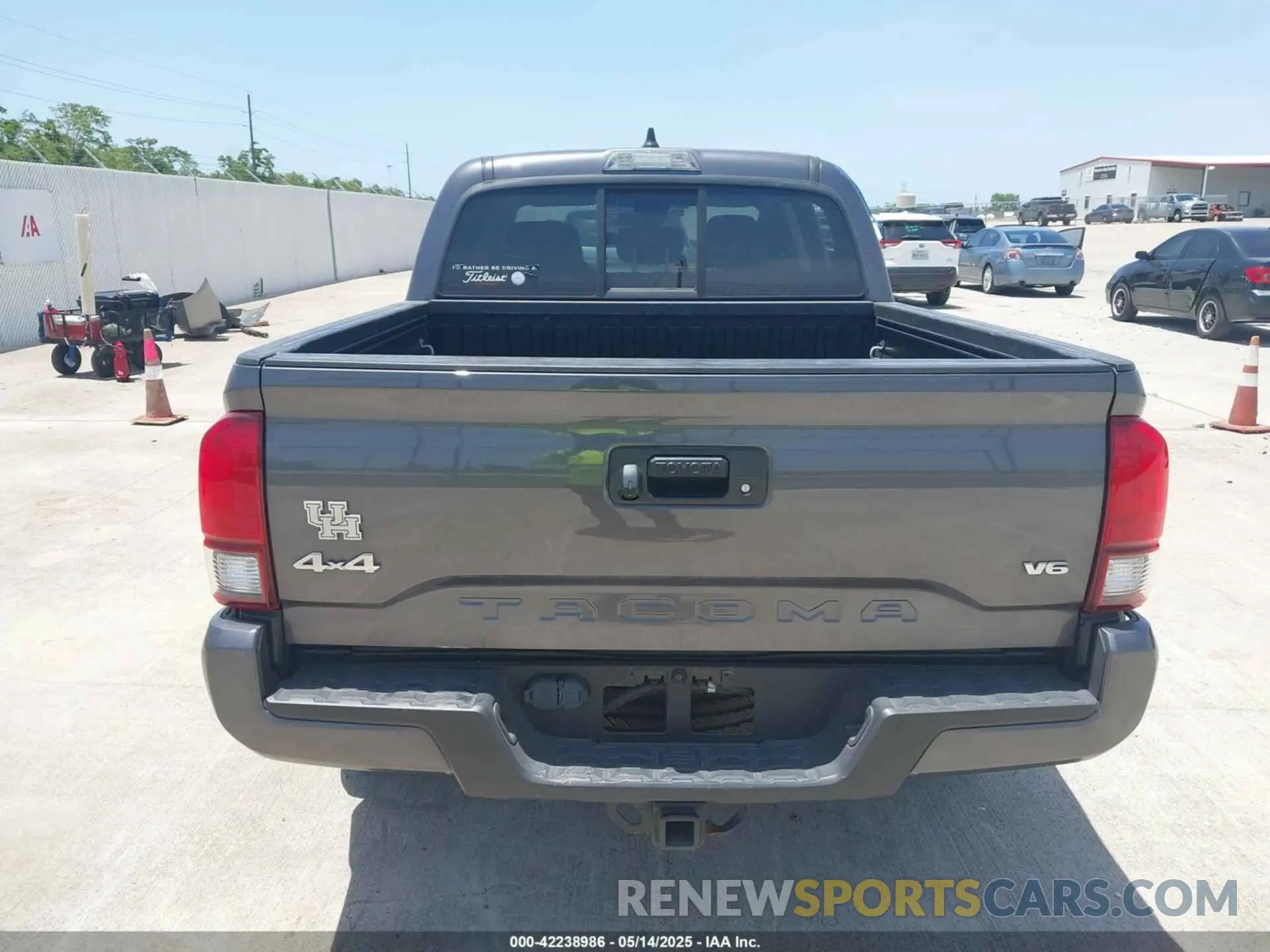 16 Photograph of a damaged car 3TYCZ5AN2NT086219 TOYOTA TACOMA 2022