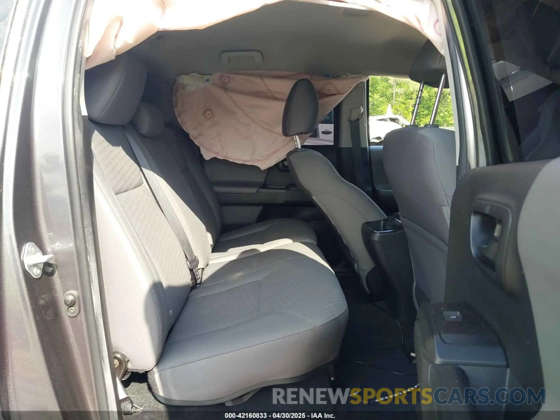 8 Photograph of a damaged car 3TYCZ5AN2NT096247 TOYOTA TACOMA 2022