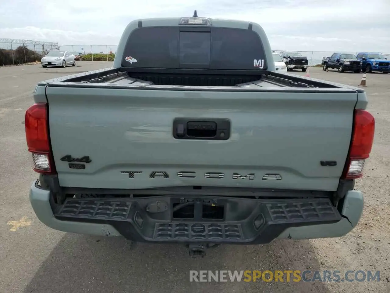 6 Photograph of a damaged car 3TYCZ5AN3NT067565 TOYOTA TACOMA 2022