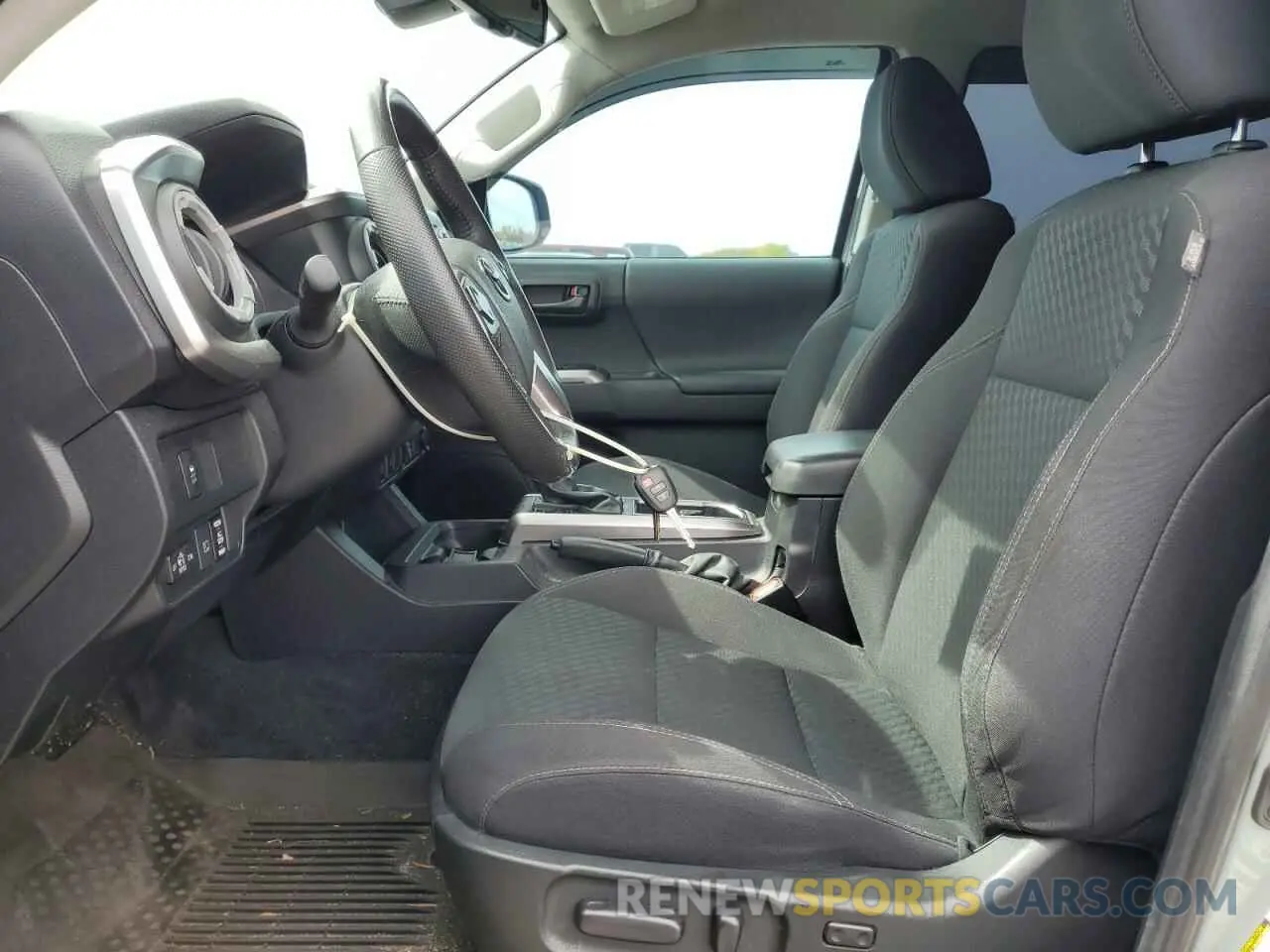 7 Photograph of a damaged car 3TYCZ5AN3NT067565 TOYOTA TACOMA 2022
