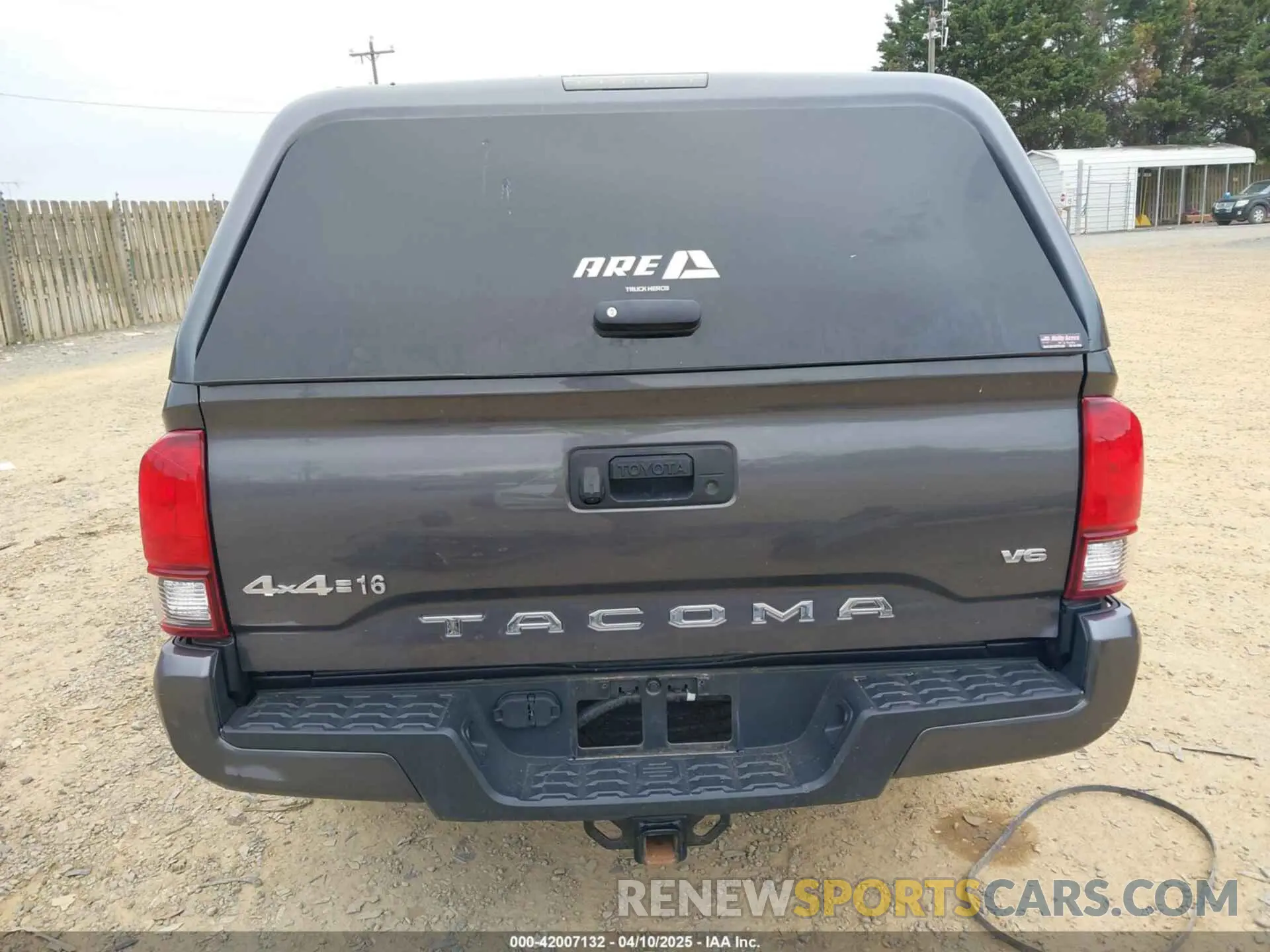 17 Photograph of a damaged car 3TYCZ5AN3NT078324 TOYOTA TACOMA 2022