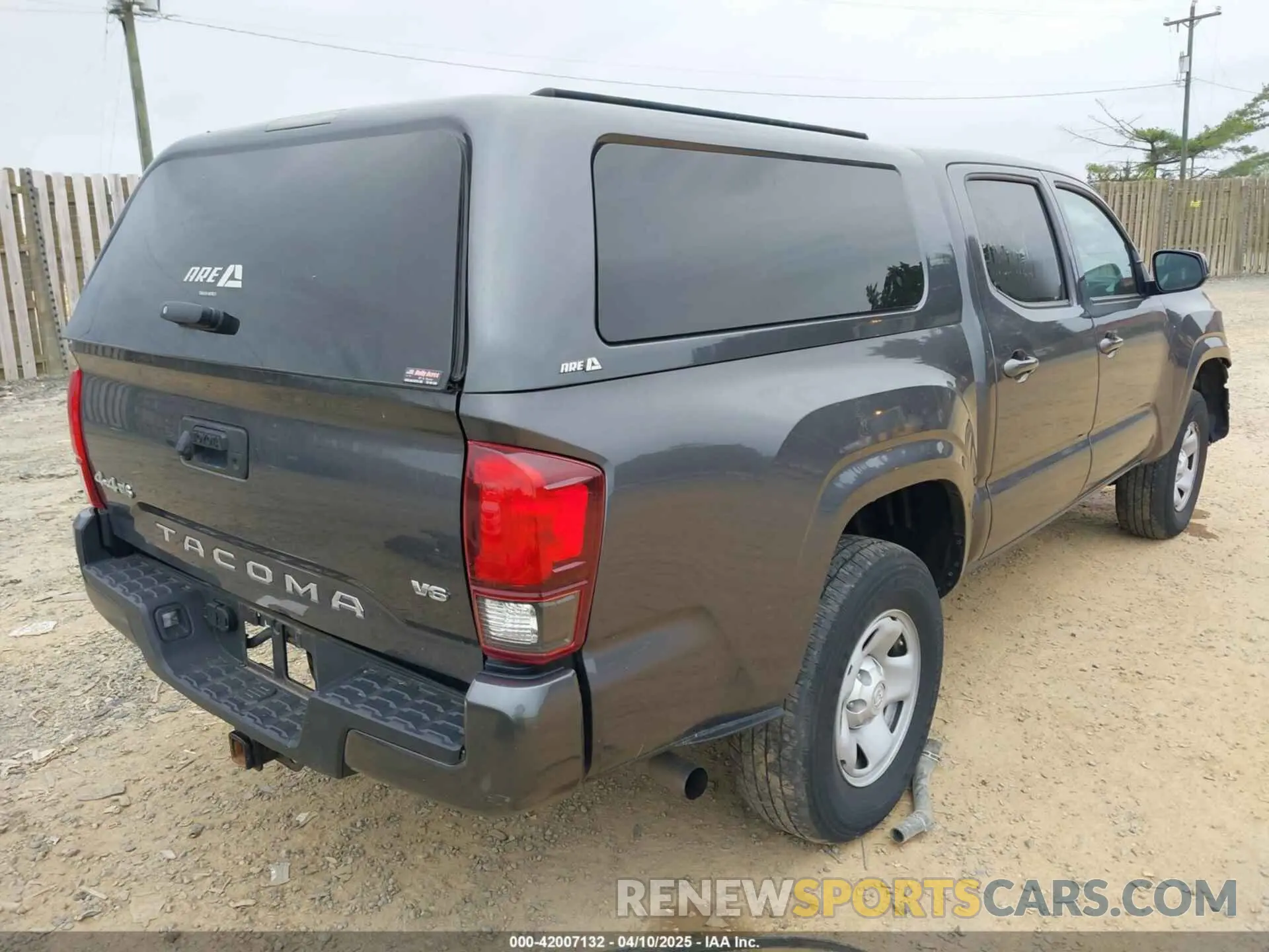 4 Photograph of a damaged car 3TYCZ5AN3NT078324 TOYOTA TACOMA 2022