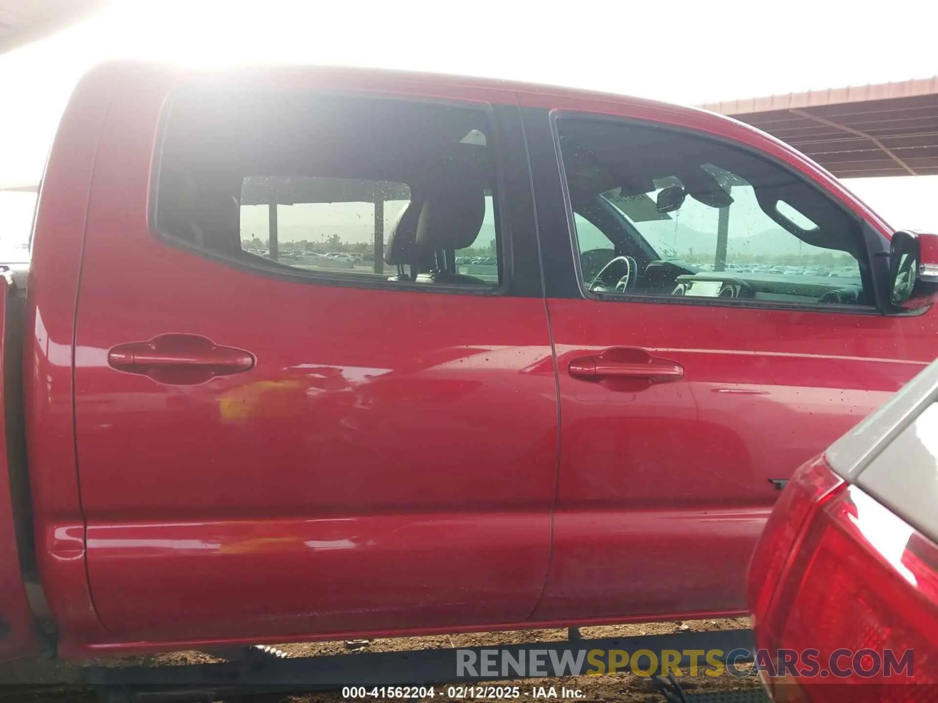13 Photograph of a damaged car 3TYCZ5AN4NT053447 TOYOTA TACOMA 2022