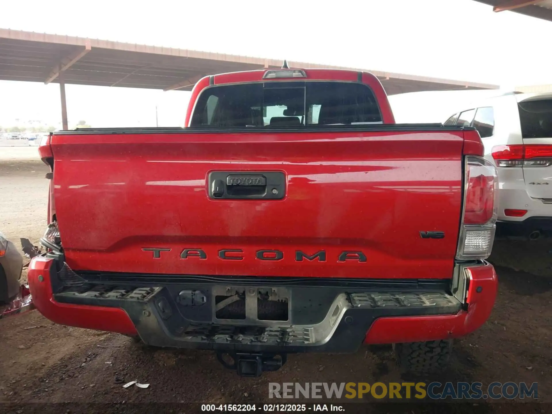 16 Photograph of a damaged car 3TYCZ5AN4NT053447 TOYOTA TACOMA 2022