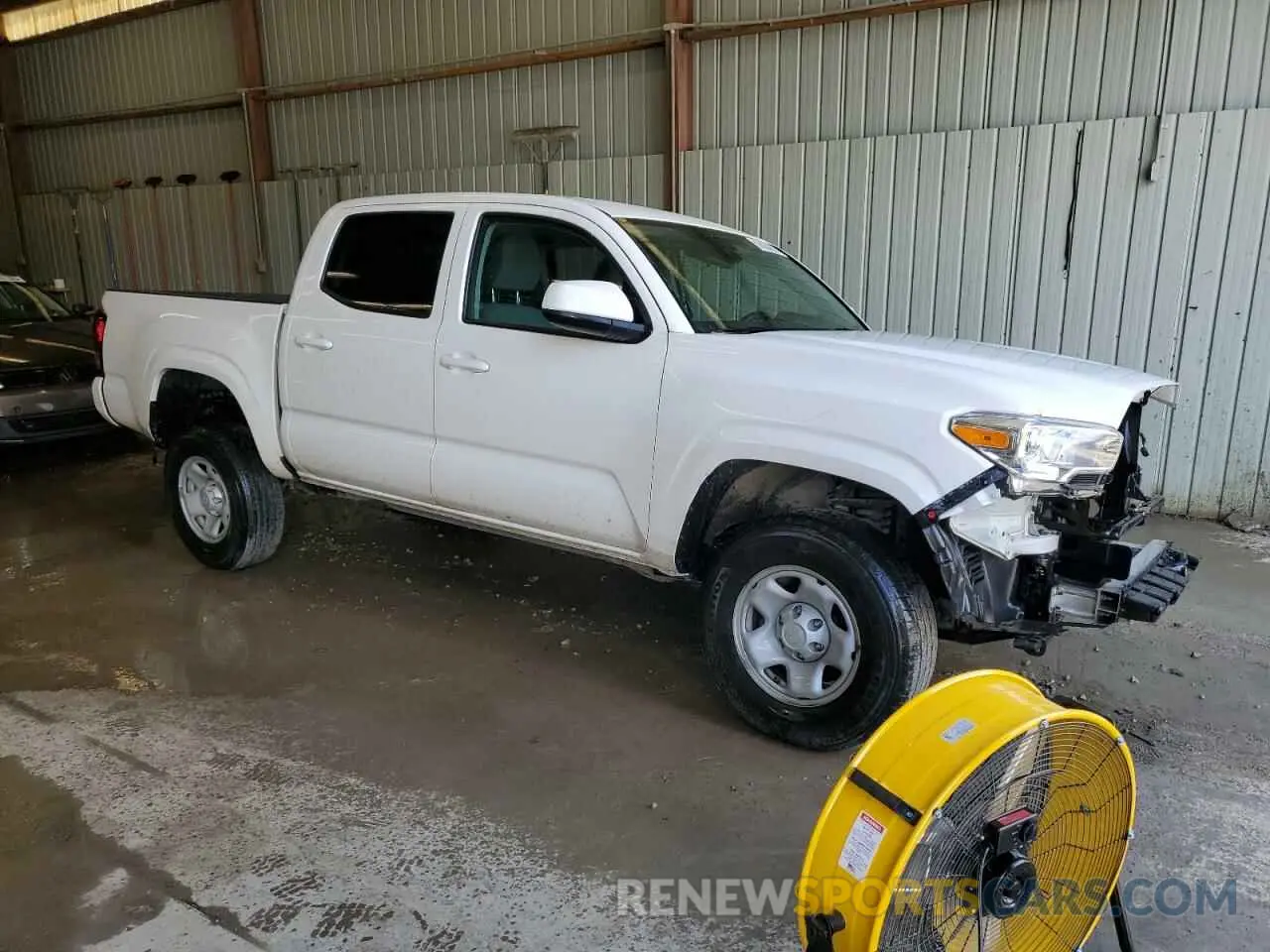 4 Photograph of a damaged car 3TYCZ5AN4NT079045 TOYOTA TACOMA 2022