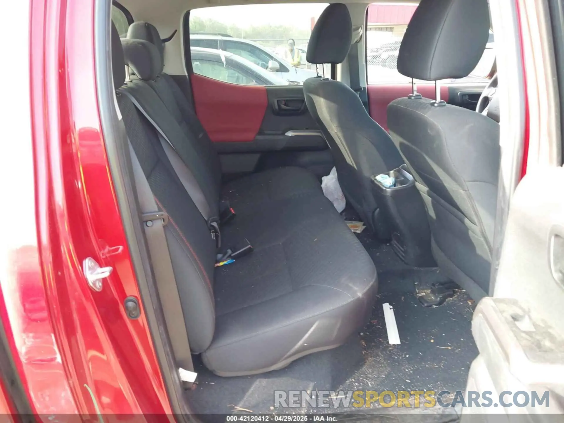 8 Photograph of a damaged car 3TYCZ5AN4NT101268 TOYOTA TACOMA 2022