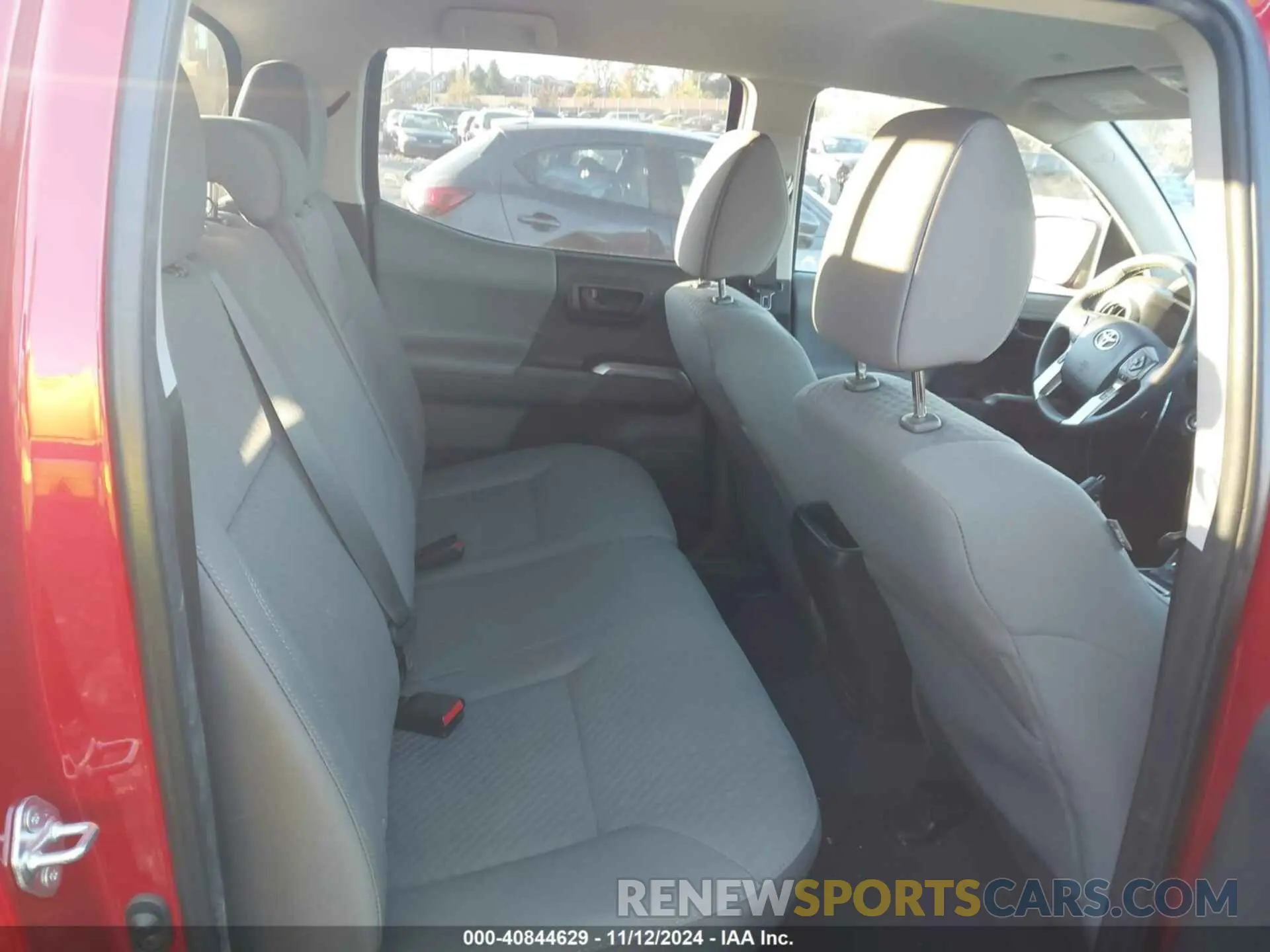 8 Photograph of a damaged car 3TYCZ5AN5NT077501 TOYOTA TACOMA 2022
