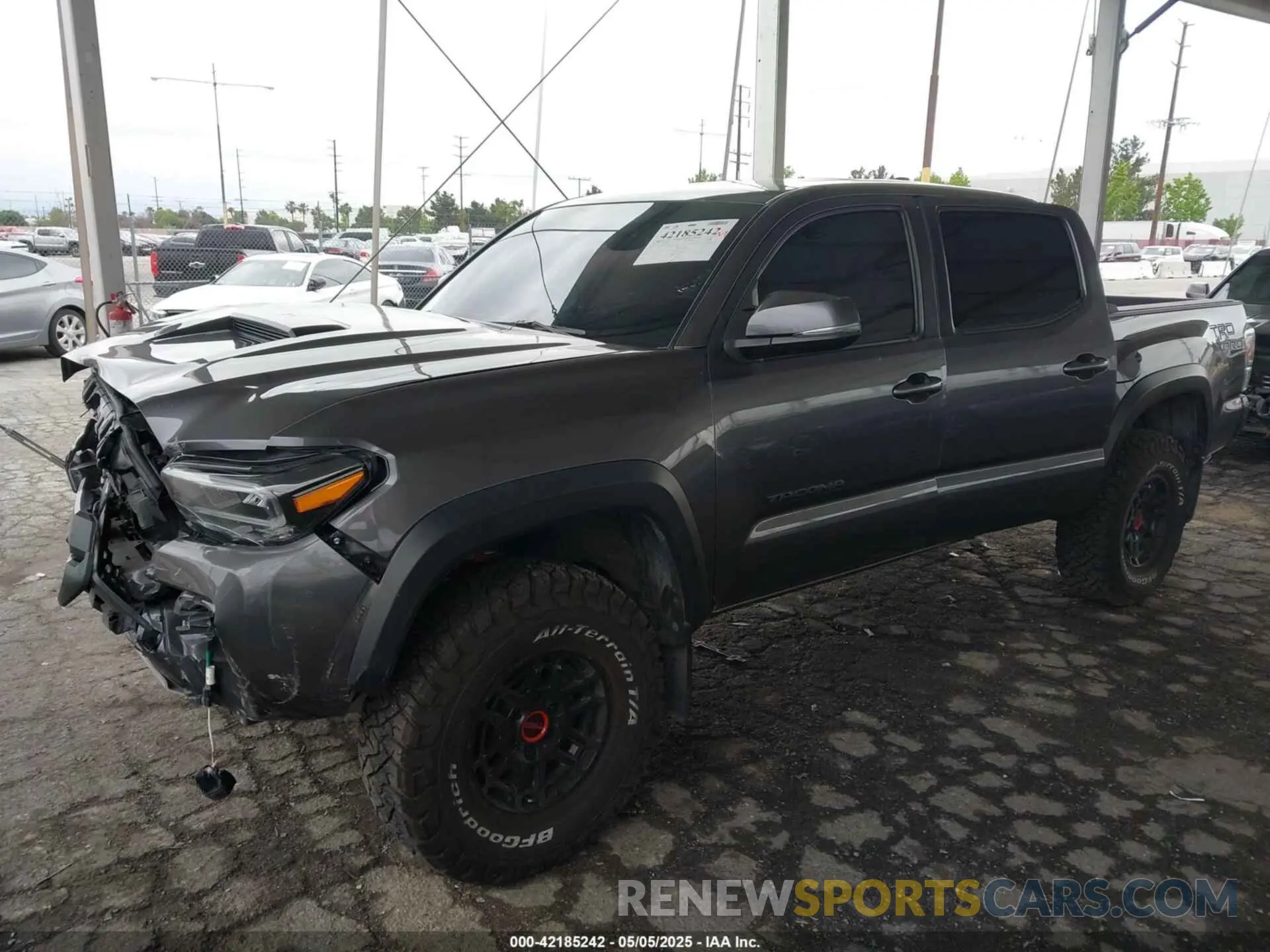 2 Photograph of a damaged car 3TYCZ5AN5NT098834 TOYOTA TACOMA 2022