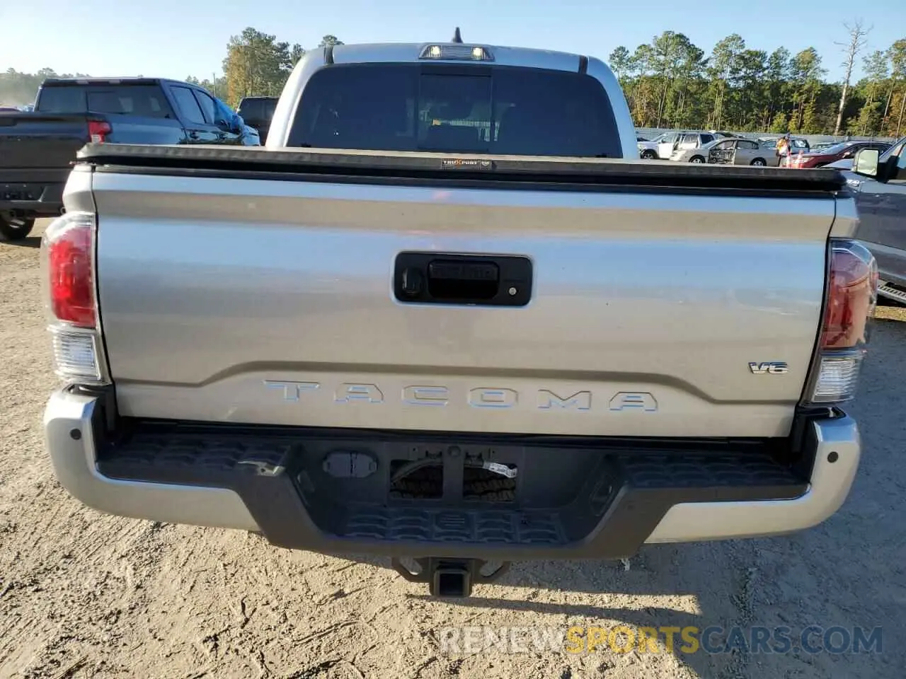 6 Photograph of a damaged car 3TYCZ5AN5NT101943 TOYOTA TACOMA 2022