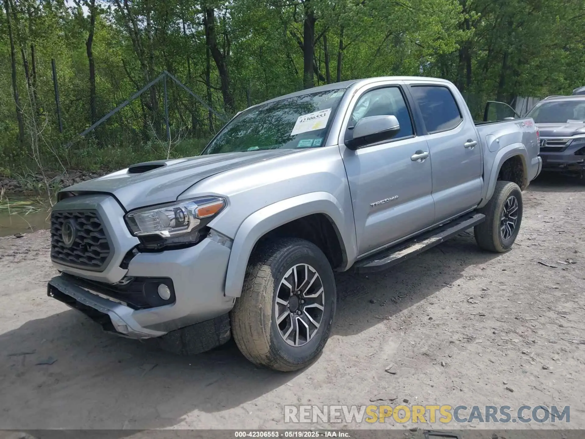 2 Photograph of a damaged car 3TYCZ5AN6NT053966 TOYOTA TACOMA 2022
