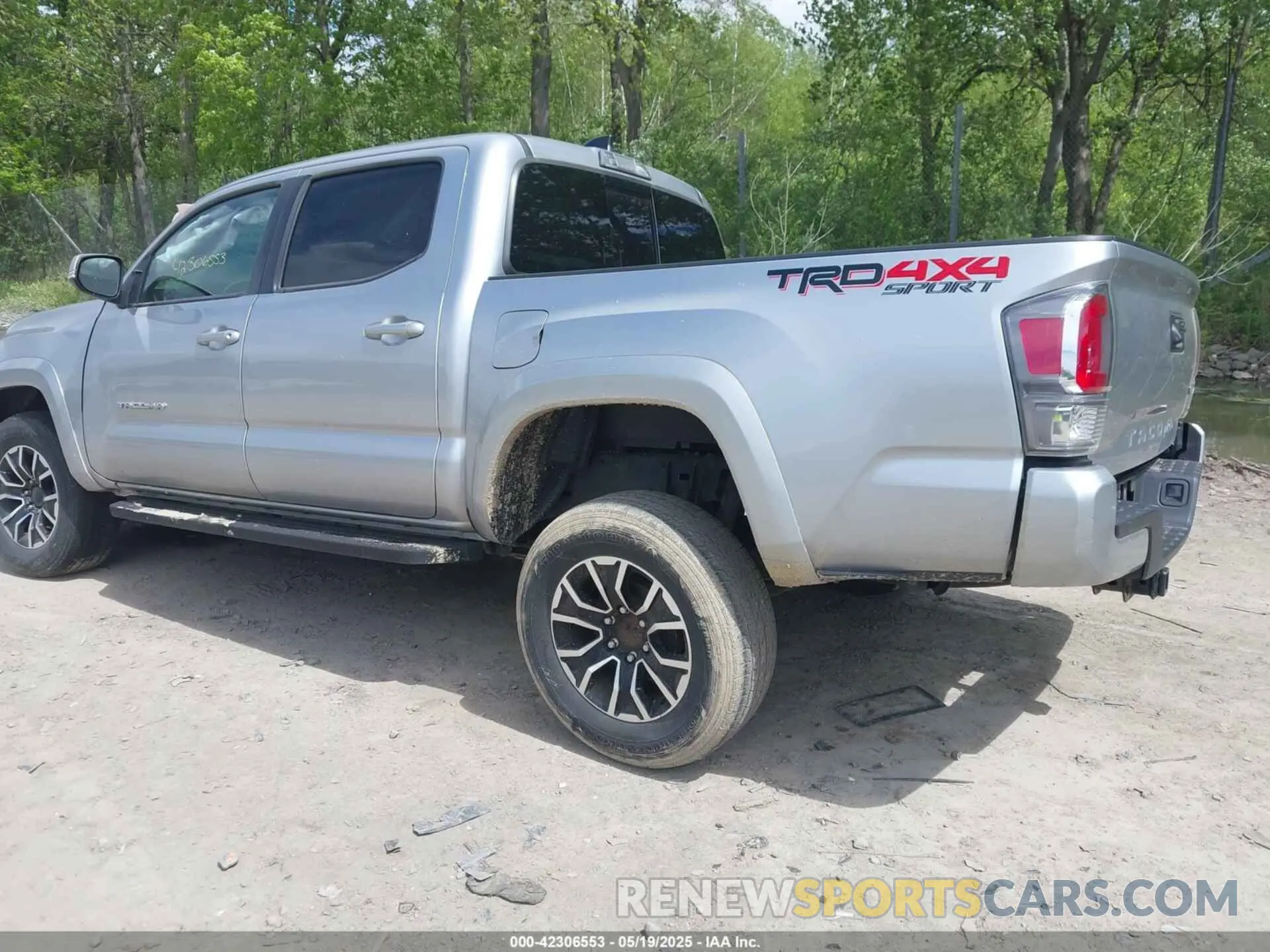 3 Photograph of a damaged car 3TYCZ5AN6NT053966 TOYOTA TACOMA 2022