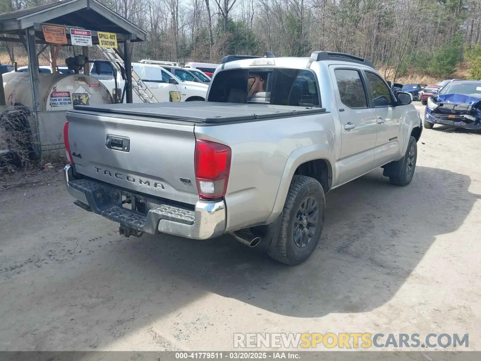 4 Photograph of a damaged car 3TYCZ5AN6NT072162 TOYOTA TACOMA 2022