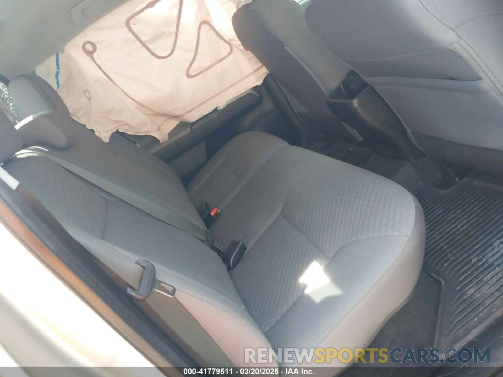 8 Photograph of a damaged car 3TYCZ5AN6NT072162 TOYOTA TACOMA 2022