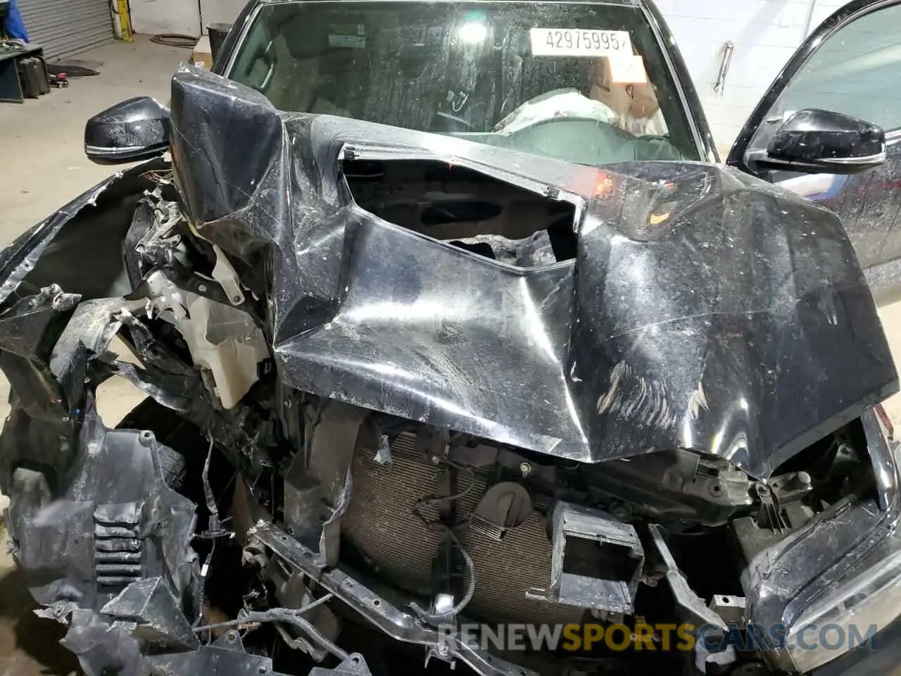 12 Photograph of a damaged car 3TYCZ5AN6NT072839 TOYOTA TACOMA 2022
