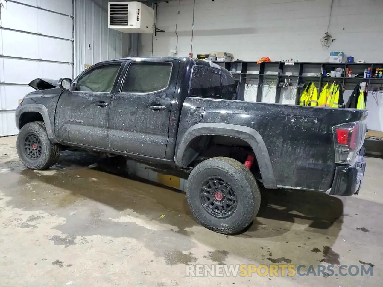 2 Photograph of a damaged car 3TYCZ5AN6NT072839 TOYOTA TACOMA 2022