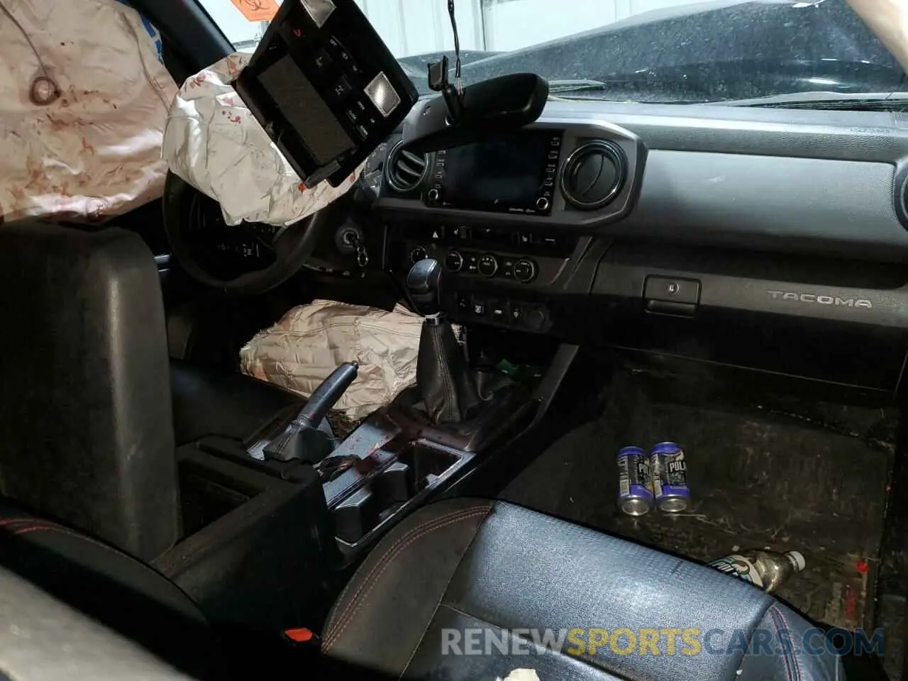 8 Photograph of a damaged car 3TYCZ5AN6NT072839 TOYOTA TACOMA 2022