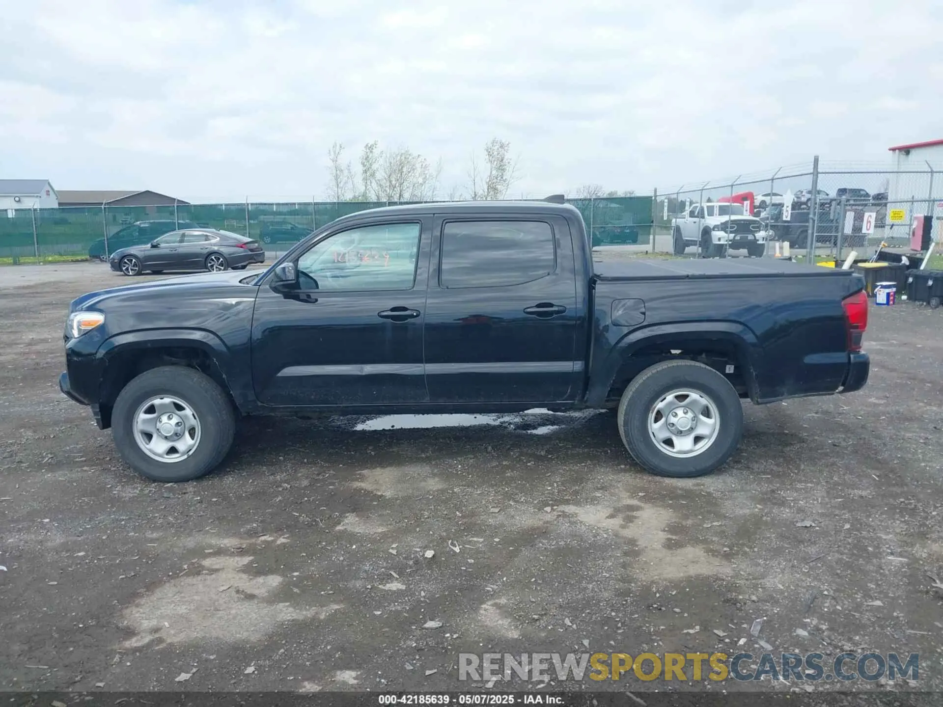 14 Photograph of a damaged car 3TYCZ5AN6NT085560 TOYOTA TACOMA 2022