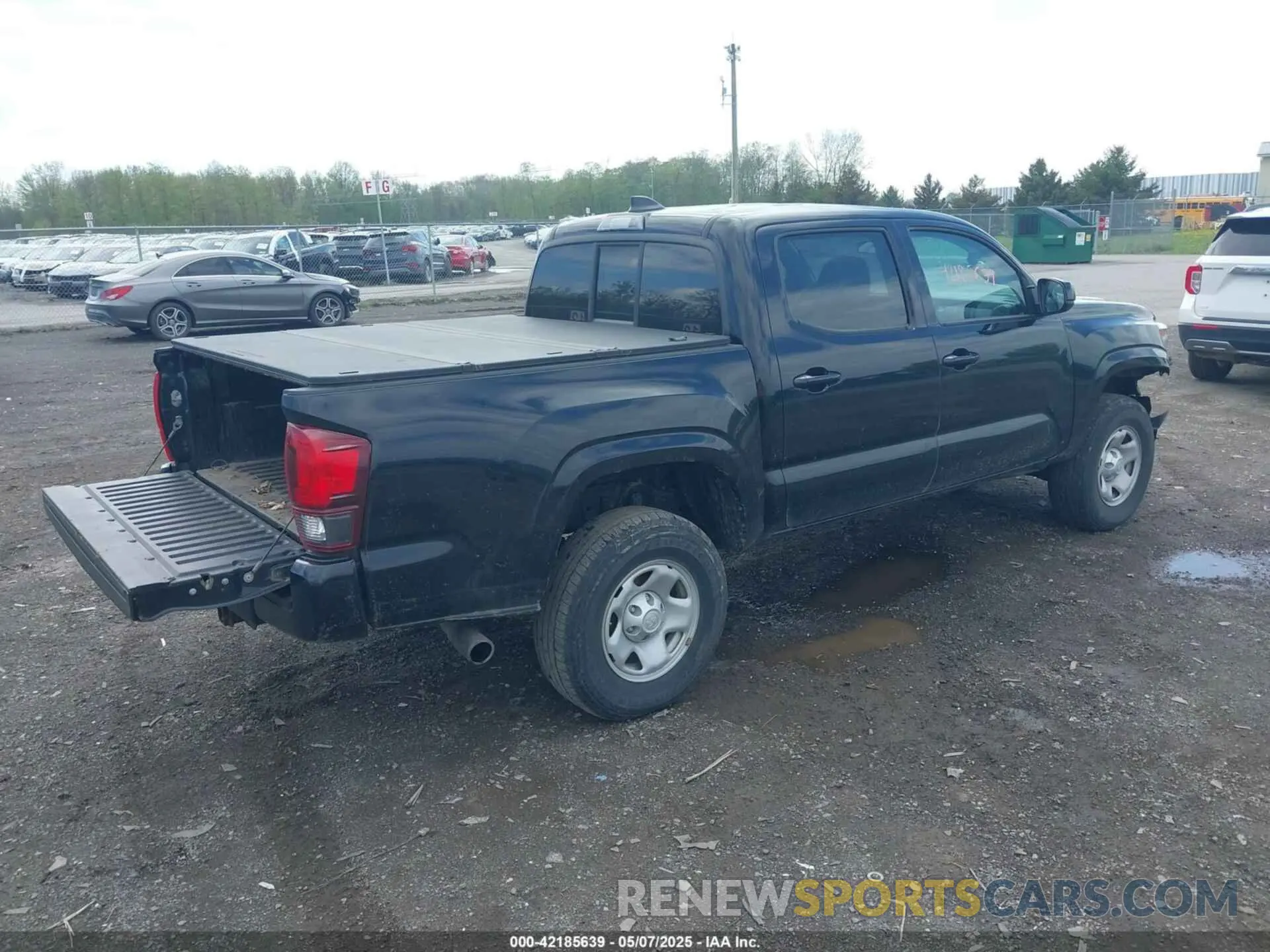4 Photograph of a damaged car 3TYCZ5AN6NT085560 TOYOTA TACOMA 2022