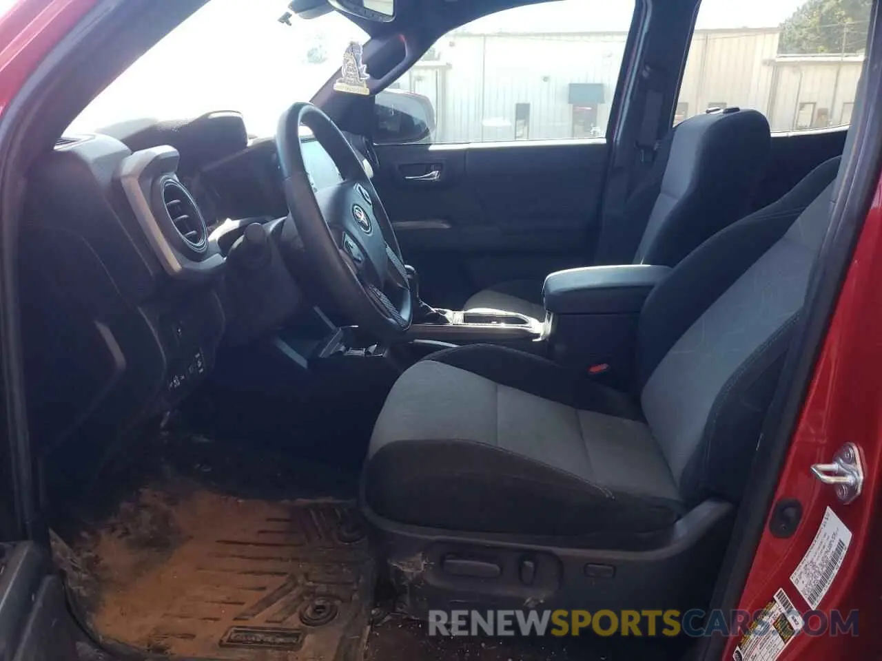 7 Photograph of a damaged car 3TYCZ5AN6NT086420 TOYOTA TACOMA 2022