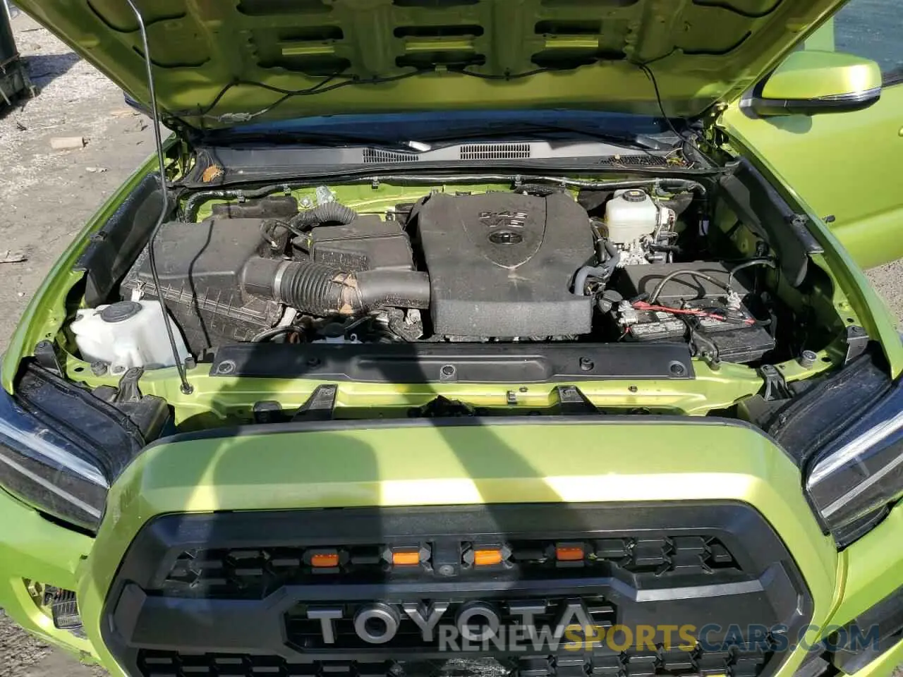 11 Photograph of a damaged car 3TYCZ5AN6NT101854 TOYOTA TACOMA 2022