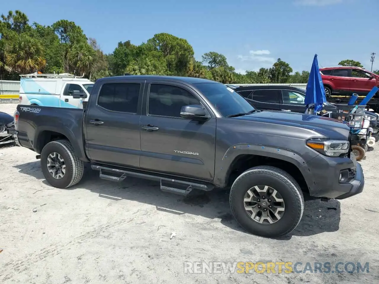 4 Photograph of a damaged car 3TYCZ5AN8NT091506 TOYOTA TACOMA 2022