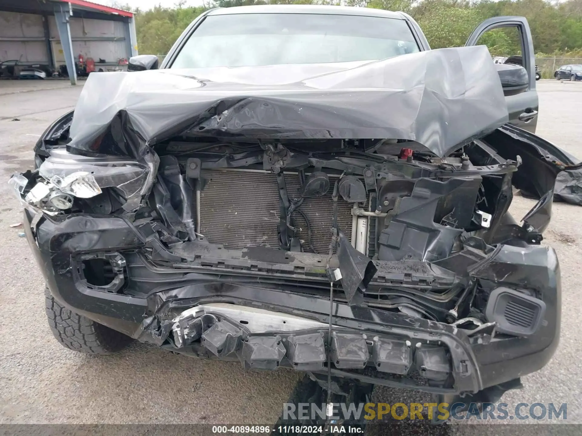 10 Photograph of a damaged car 3TYCZ5AN8NT095118 TOYOTA TACOMA 2022