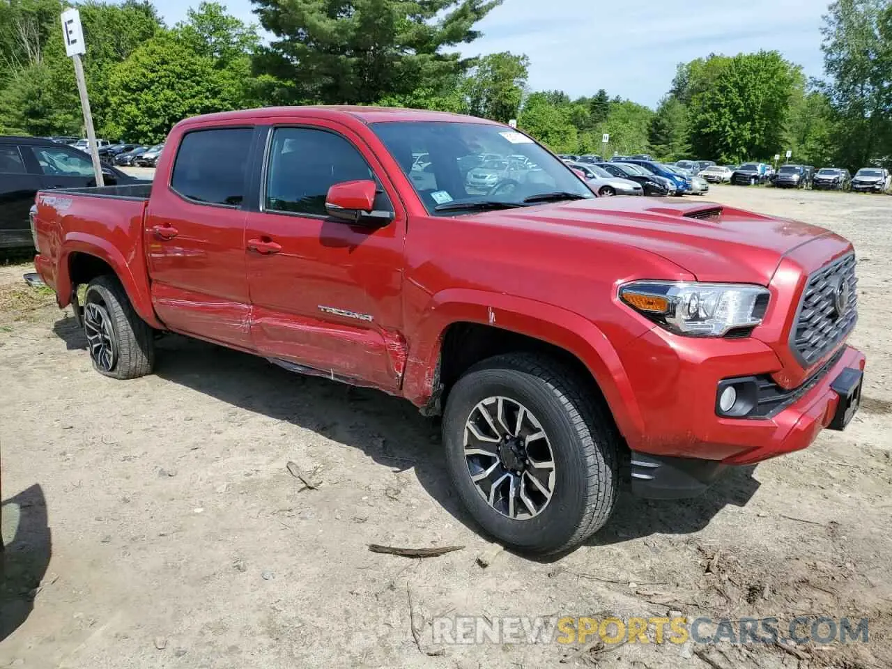 4 Photograph of a damaged car 3TYCZ5AN9NT098688 TOYOTA TACOMA 2022