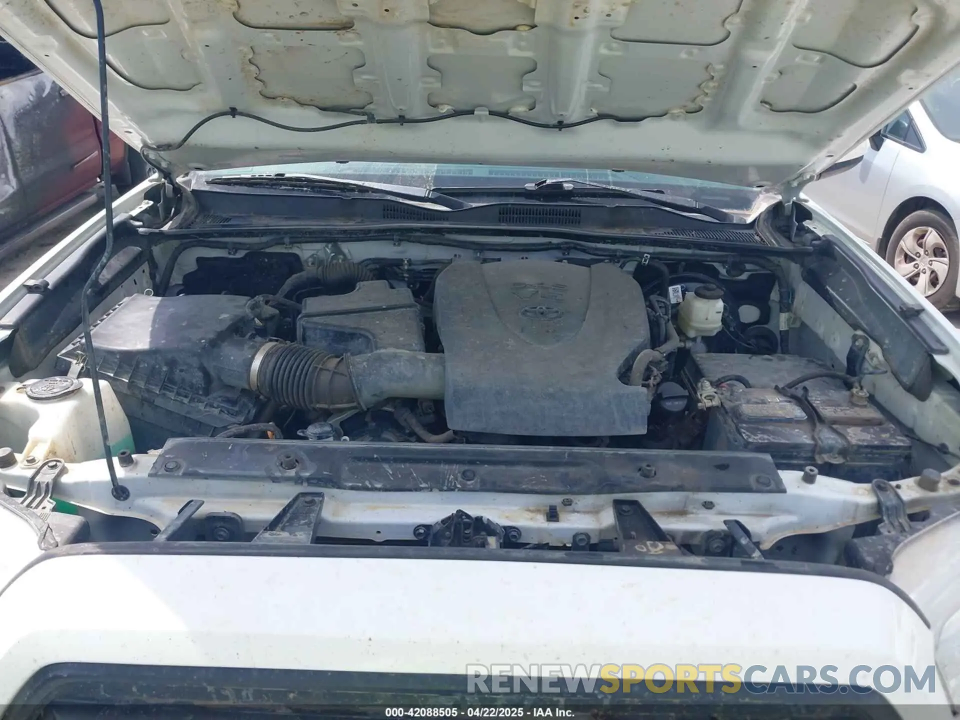10 Photograph of a damaged car 3TYCZ5AN9NT098903 TOYOTA TACOMA 2022