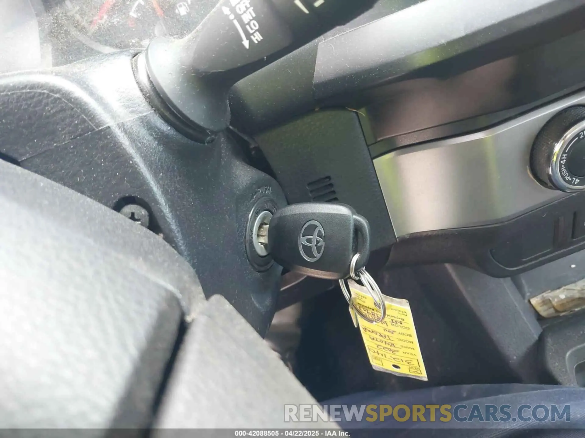 11 Photograph of a damaged car 3TYCZ5AN9NT098903 TOYOTA TACOMA 2022