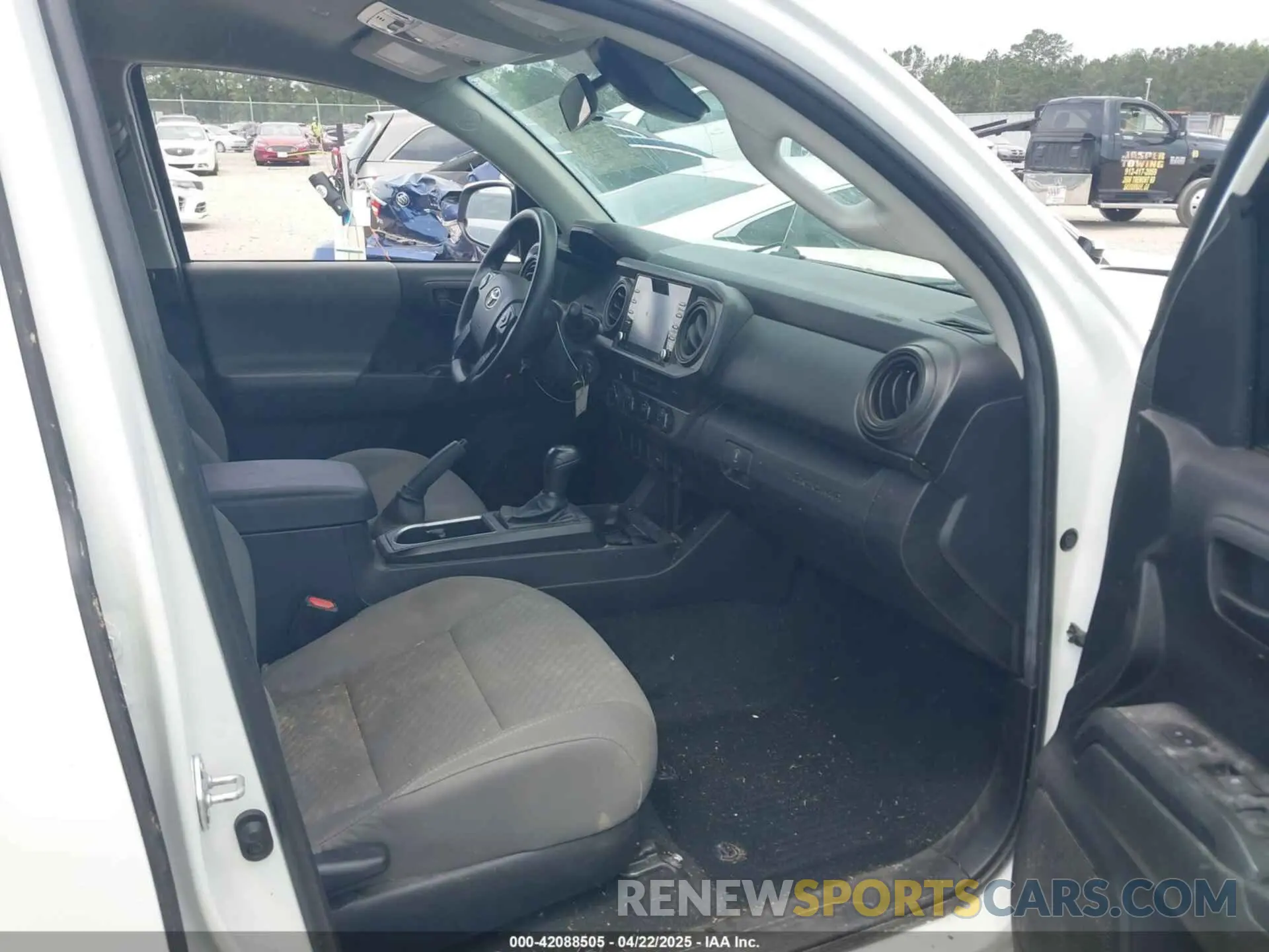 5 Photograph of a damaged car 3TYCZ5AN9NT098903 TOYOTA TACOMA 2022
