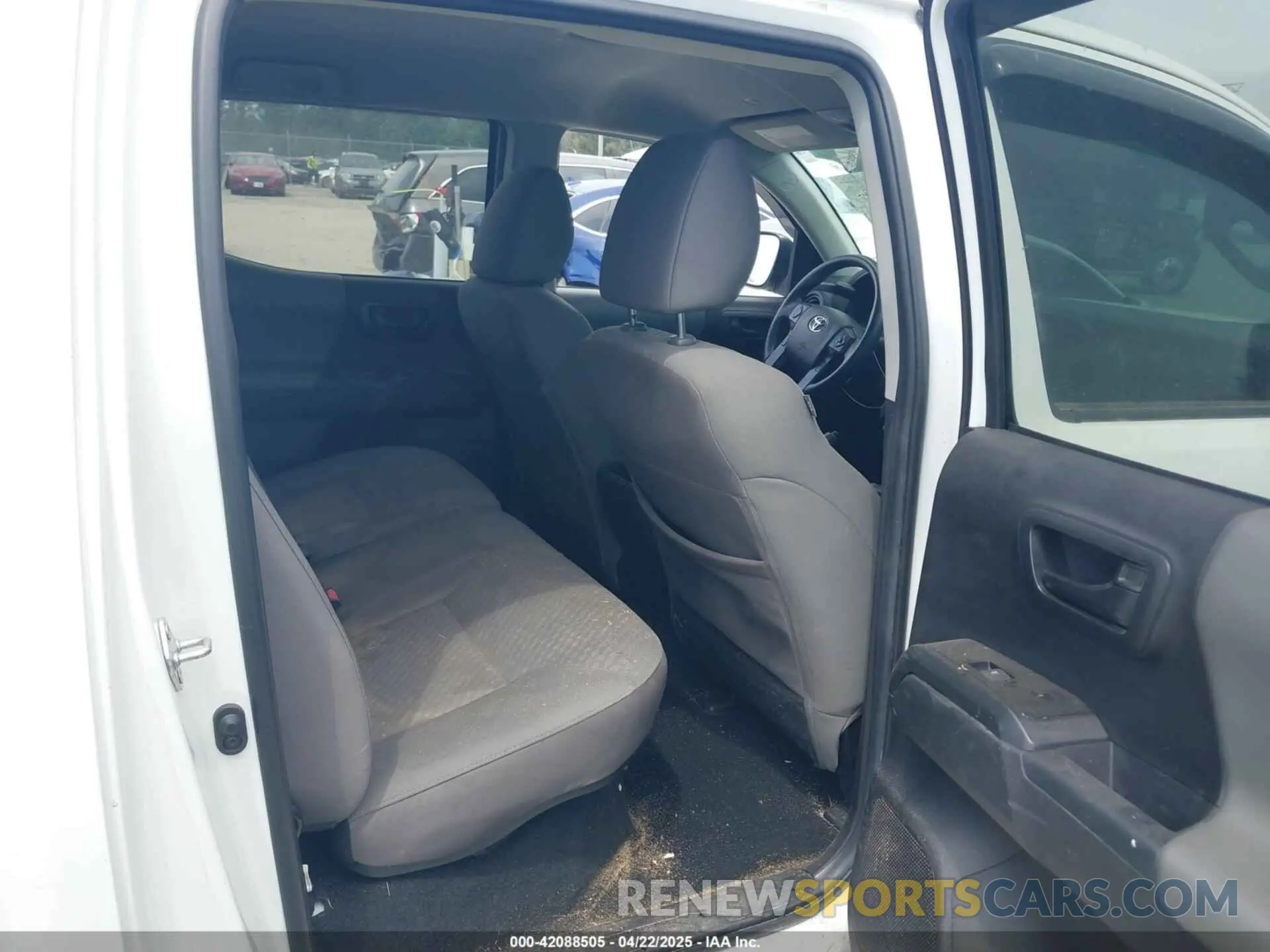 8 Photograph of a damaged car 3TYCZ5AN9NT098903 TOYOTA TACOMA 2022