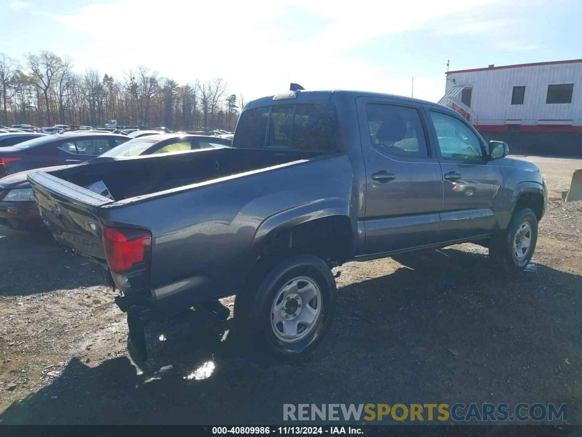 4 Photograph of a damaged car 3TYCZ5ANXNT057566 TOYOTA TACOMA 2022