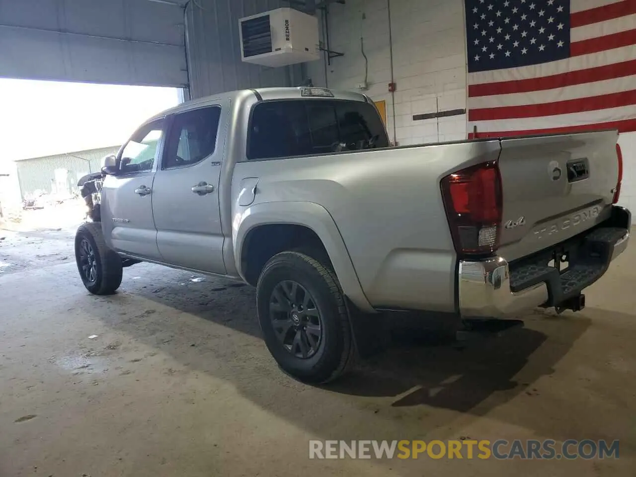 2 Photograph of a damaged car 3TYCZ5ANXNT067966 TOYOTA TACOMA 2022
