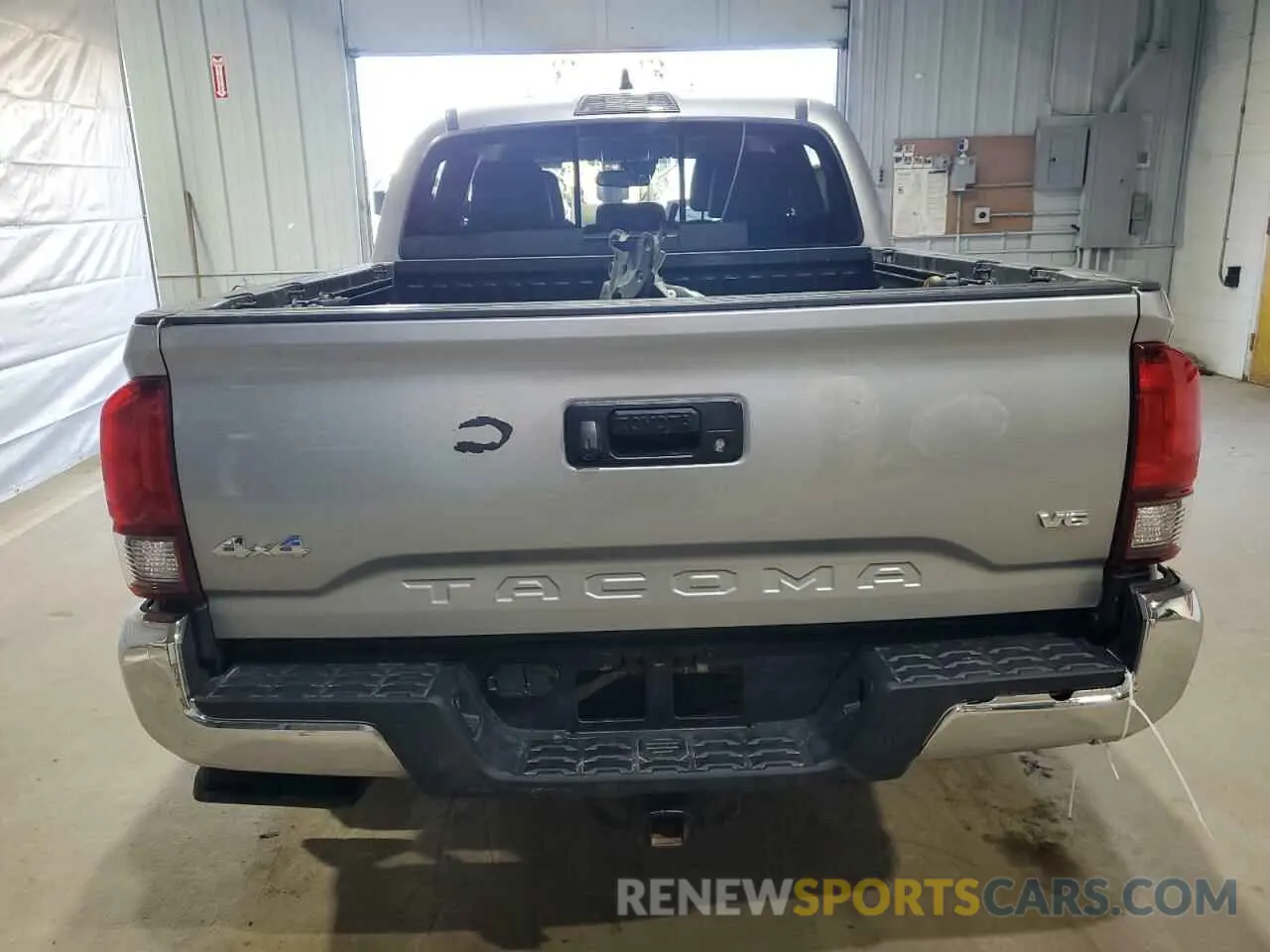 6 Photograph of a damaged car 3TYCZ5ANXNT067966 TOYOTA TACOMA 2022