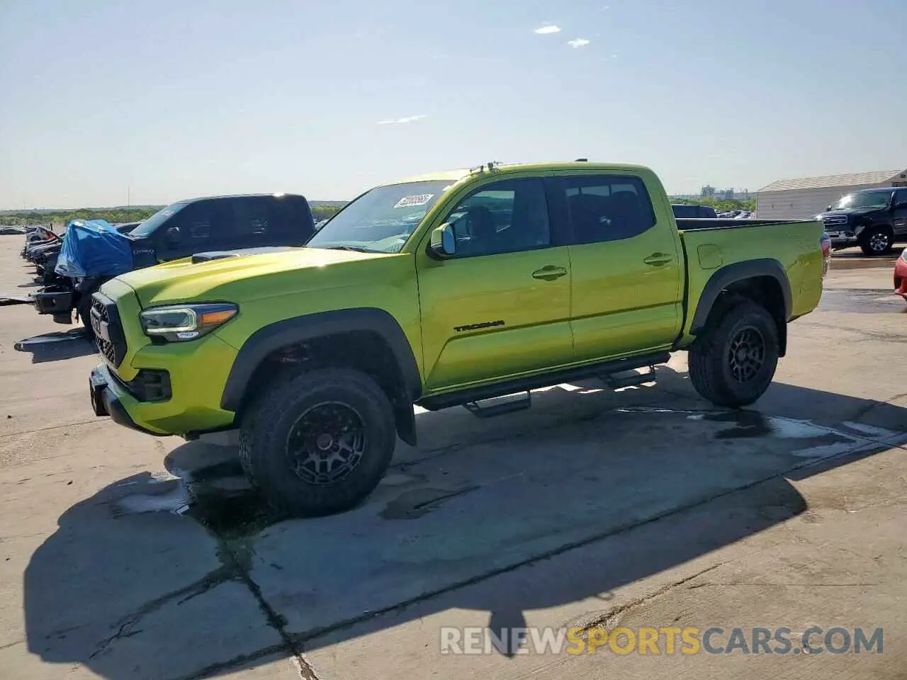1 Photograph of a damaged car 3TYCZ5ANXNT069247 TOYOTA TACOMA 2022