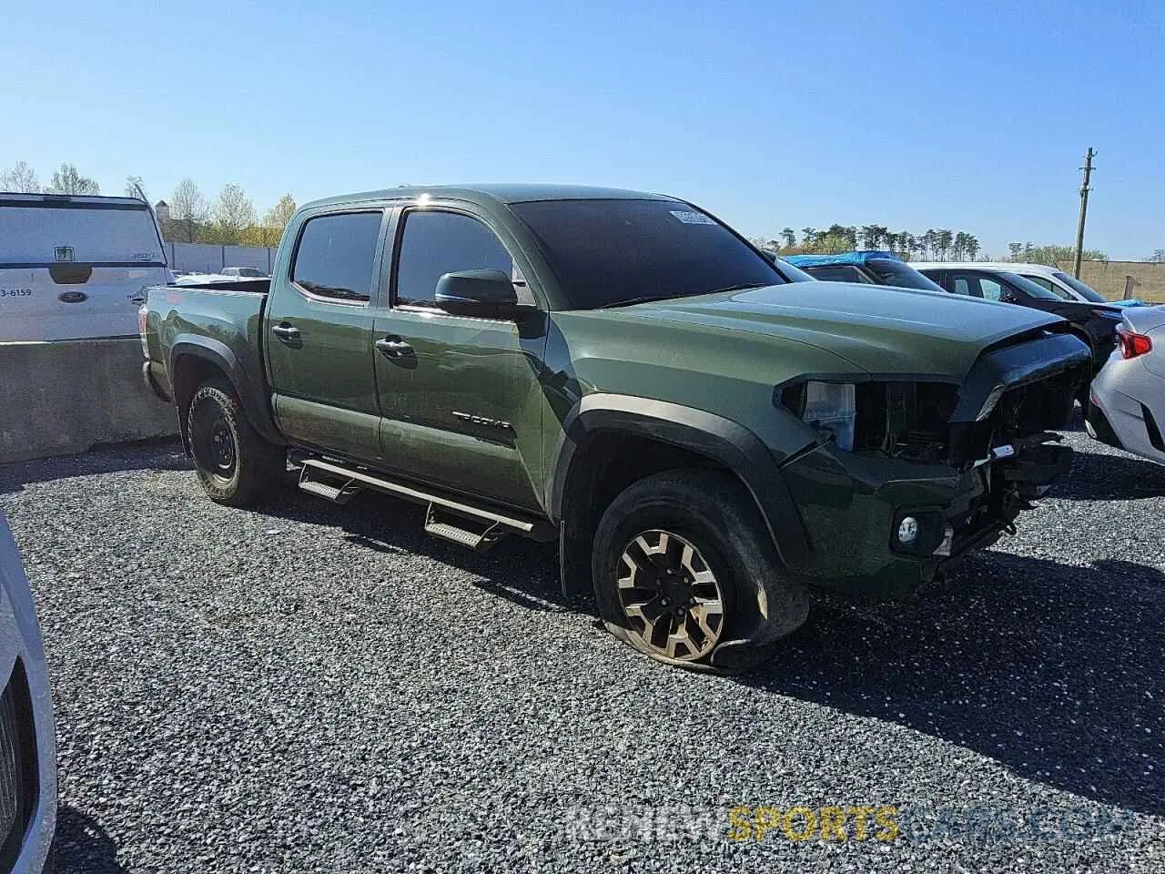 4 Photograph of a damaged car 3TYCZ5ANXNT076604 TOYOTA TACOMA 2022